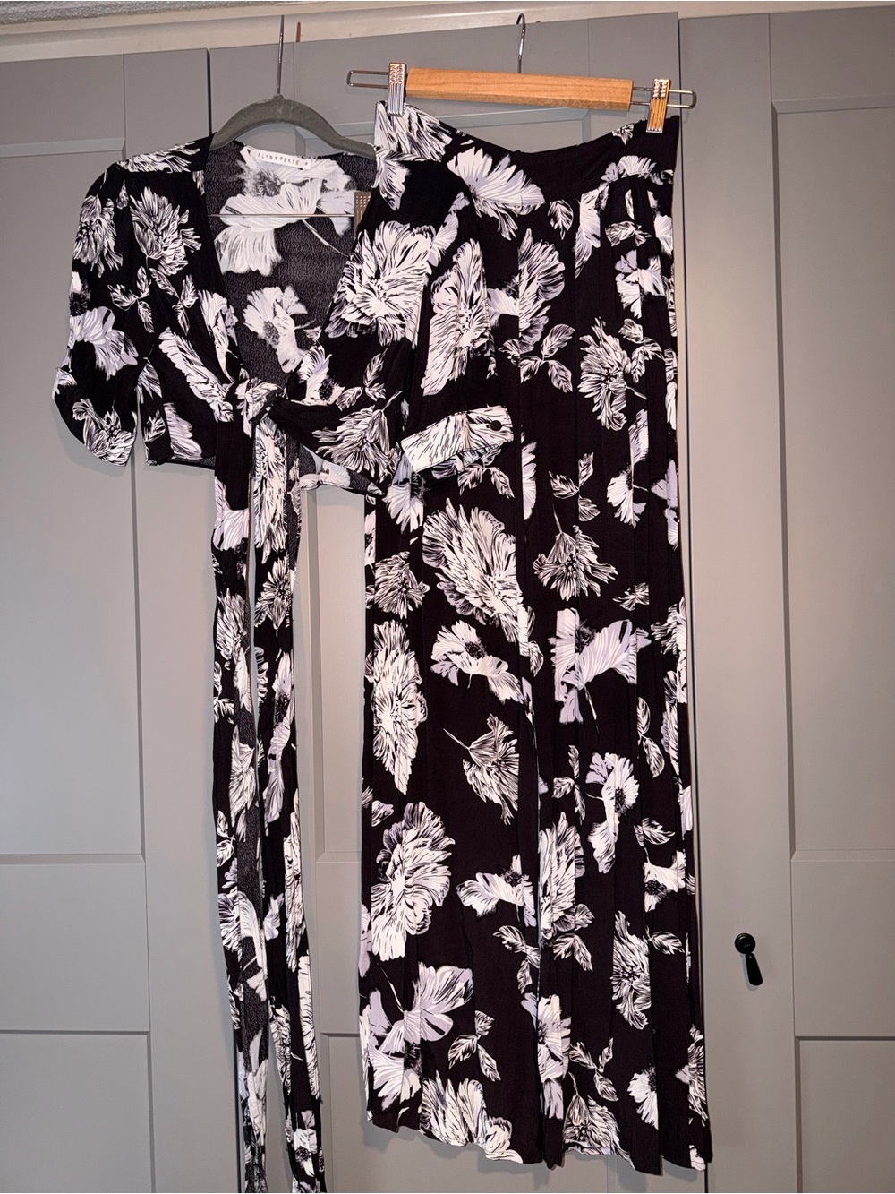 Black & White Floral Wide-Leg set